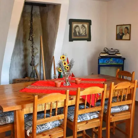 Nyaraló Бялата Къща Szlatina